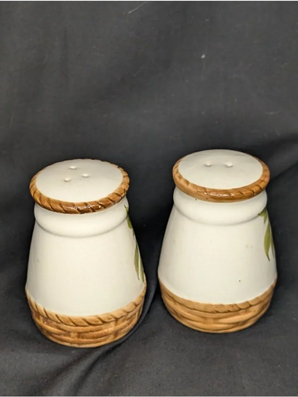 Alco Industries Apple Weave Basket Theme Salt & Pepper Shaker Grannycore